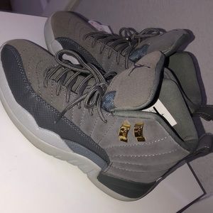 Slightly used | youth | retro Jordan 12’s